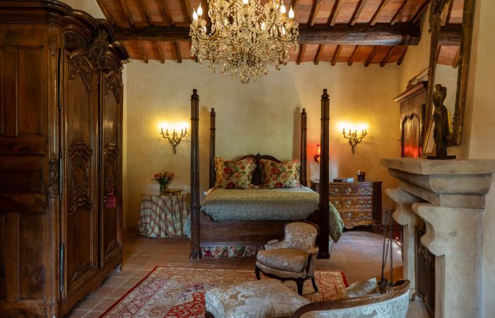 Master suite with a Duxiana king bed for exceptional comfort.
