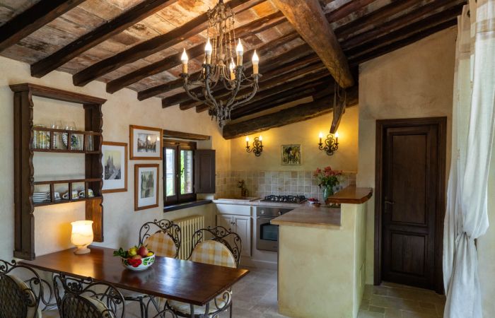 Well-equipped kitchenette ideal for light meals and morning coffee.