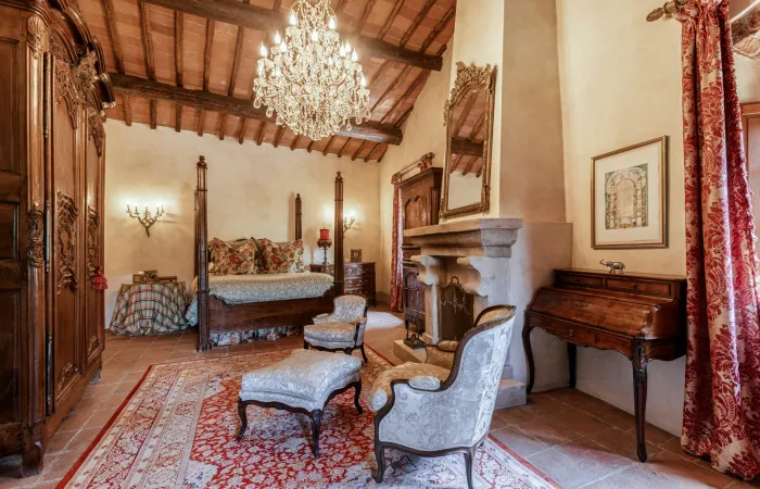 Master suite with a Duxiana king bed for exceptional comfort.