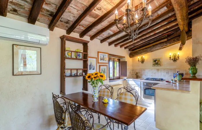 Well-equipped kitchenette ideal for light meals and morning coffee.